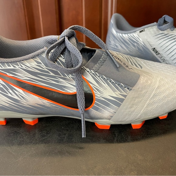 NIKE Soccer Cleats Phantom Venom Size 1Y (Youth/Junior) - Picture 4 of 16